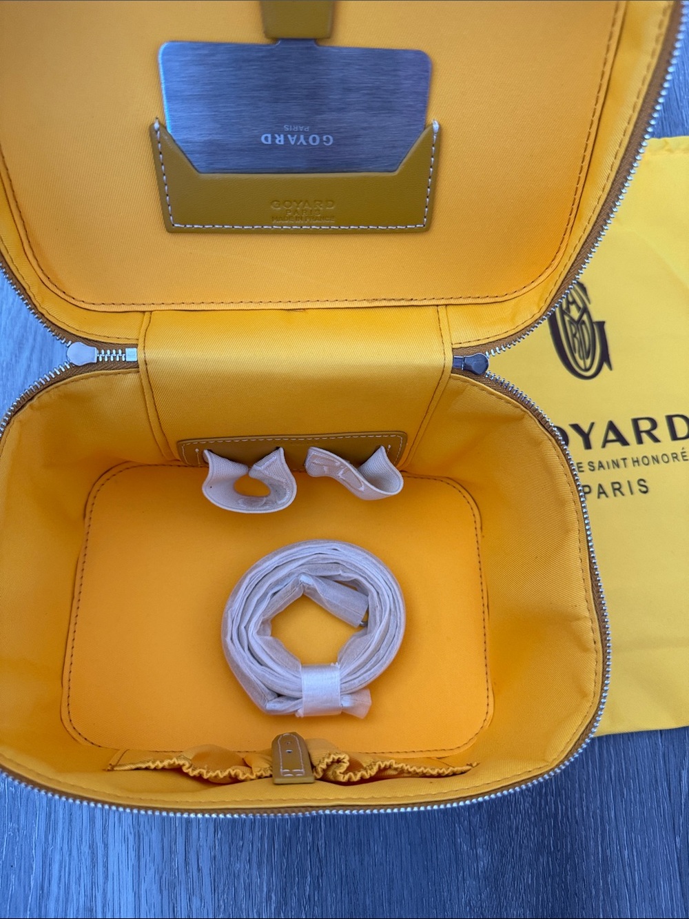 Source Unknown Yellow Chevron Travel Vanity Case - Picture 7 of 11